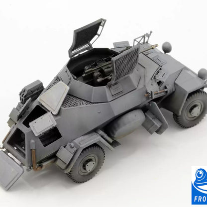 Sd.Kfz.222 Leichter Panzerspahwagen w/Fully internal | Frog King 72010 1/72