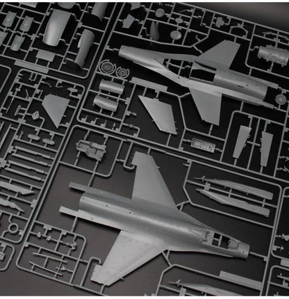 F-16CM Block 50 1/48 Aircraft Model Kit | Great Wall L4836