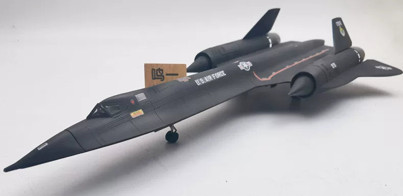 MiniHobby 1/72 80201 SR-71A Black Bird airplane model kit