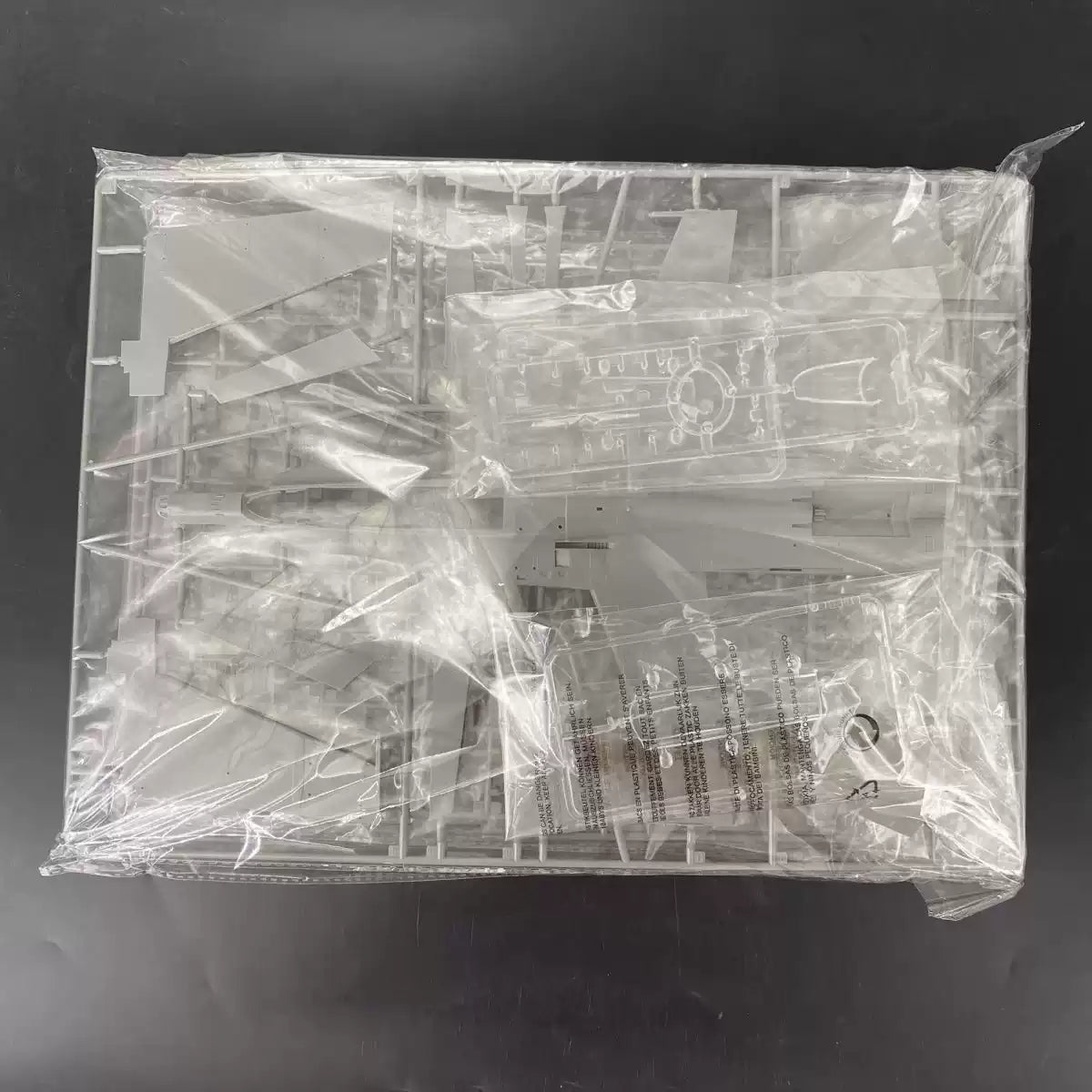 KINETIC K48186 1/48 F/A-18C Kuwait Fighter Model Kit