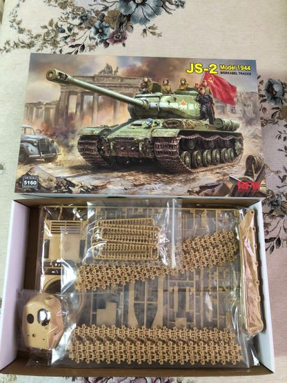 RYE FIELD 5160 1/35 Soviet JS-2 1944 Heavy Tank Model Kit