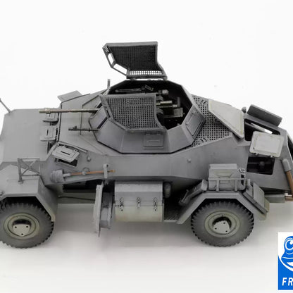 Sd.Kfz.222 Leichter Panzerspahwagen w/Fully internal | Frog King 72010 1/72