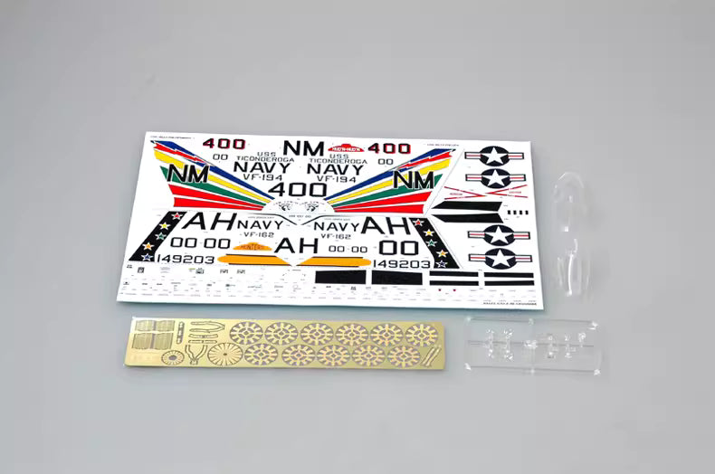 Trumpeter 1/32 02272 F-8E Crusader Aircraft