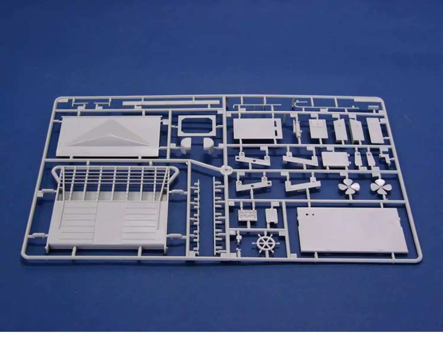 U.S. Navy LCM3 Landing Craft Model Kit 1/35 | Trumpeter 00347