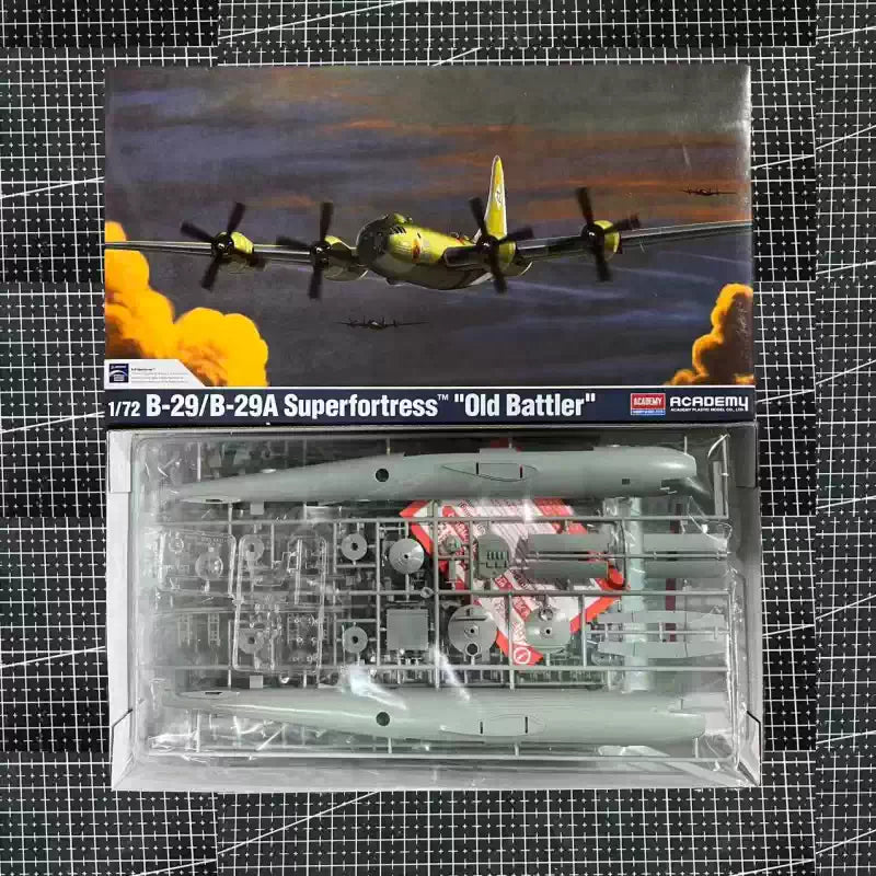 Find the 1/72 B-29A "OLD BATTLER" of USAAF PLASTIC Airplane Model Kit of Academy 12517 