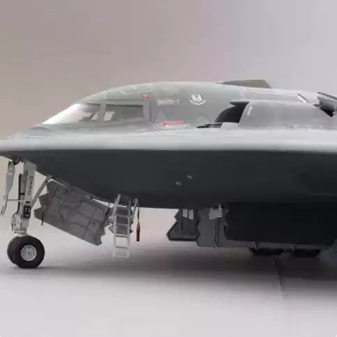 Collect Model UA72201 1/72 USAF B-2A Spirit Stealth Bomber Model Kit
