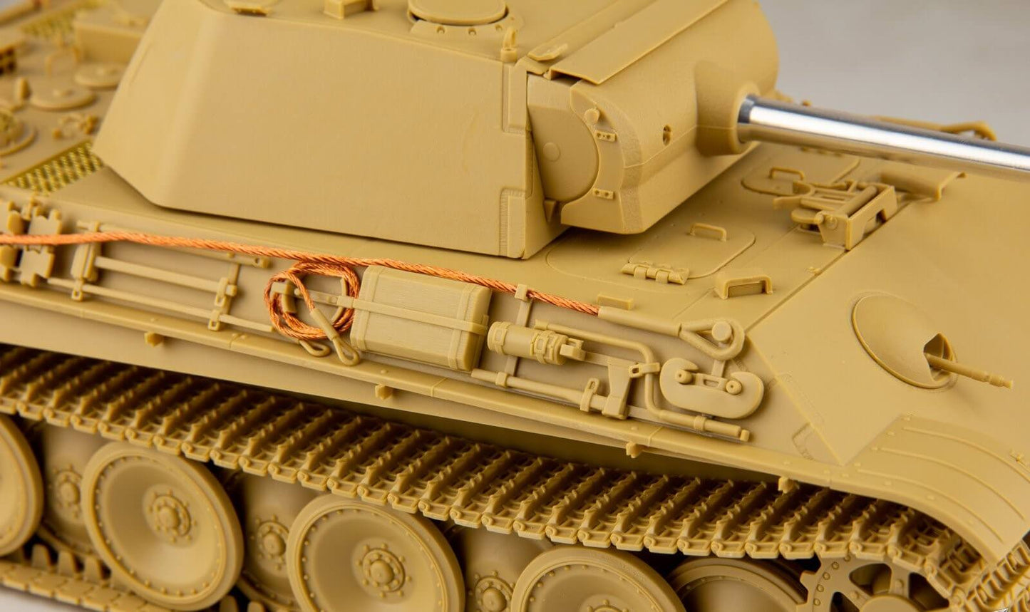 TAKOM 35001 1/35 Panther Ausf.G Late Production (Blitz Super) Tank Assemble Plastic Model Kit
