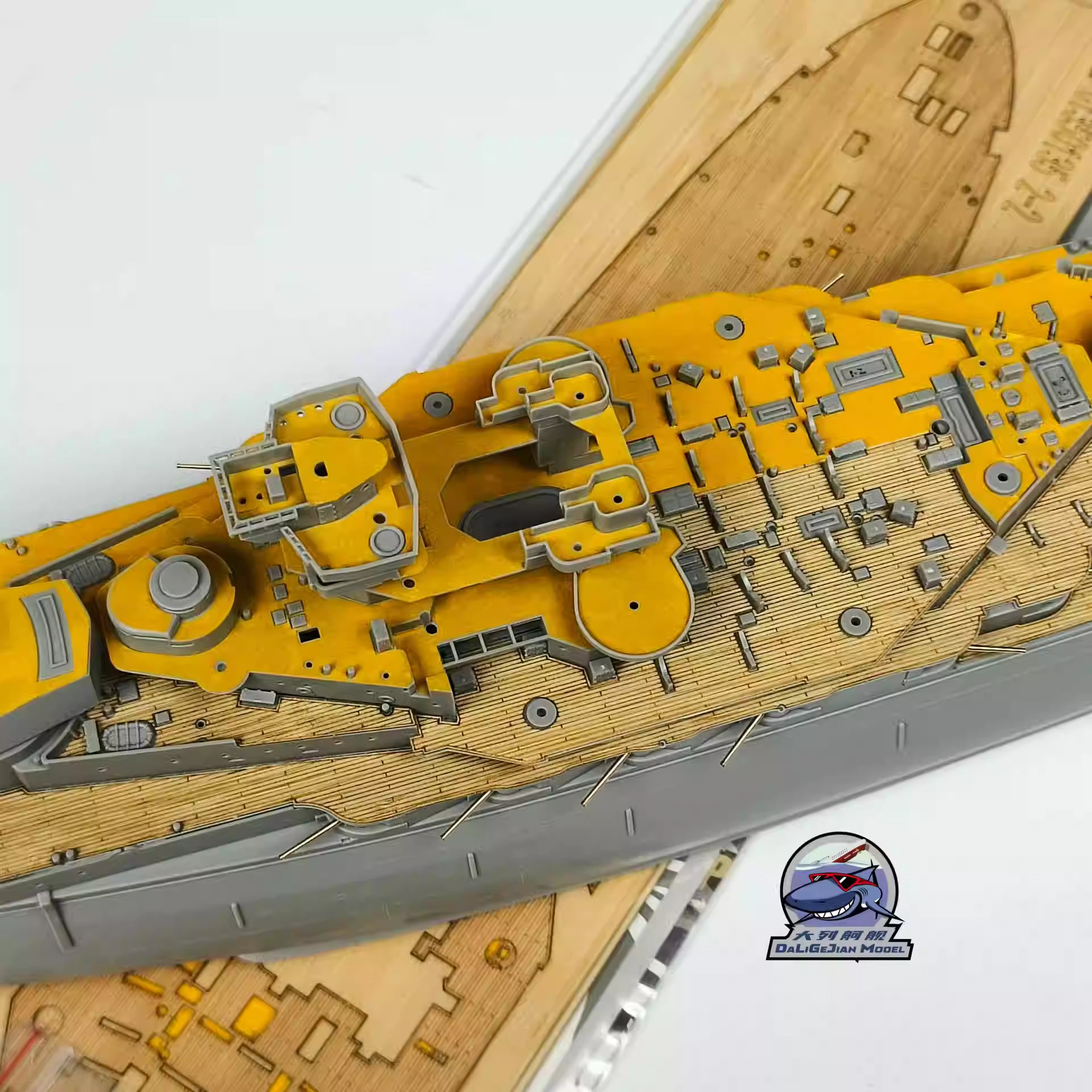 Royal Oak Model Wooden Deck Metal Barrel For Trumpeter 05378 1/350 | CY CY350135