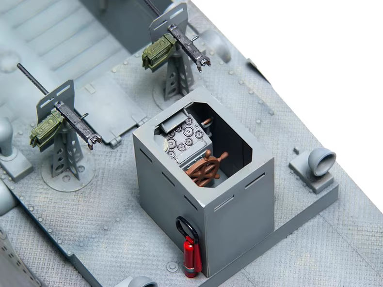 U.S. Navy LCM3 Landing Craft Model Kit 1/35 | Trumpeter 00347