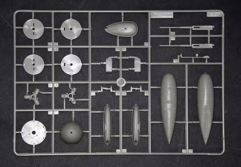 Messerschmitt Bf109 G-2 Airplane Model Kit | Trumpeter 1/24 02406 - ModelHives