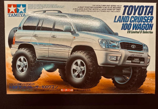 Tamiya 19021 LANDCRUISER 100 WAGON VX-Limited G-Selection Car Model Kit